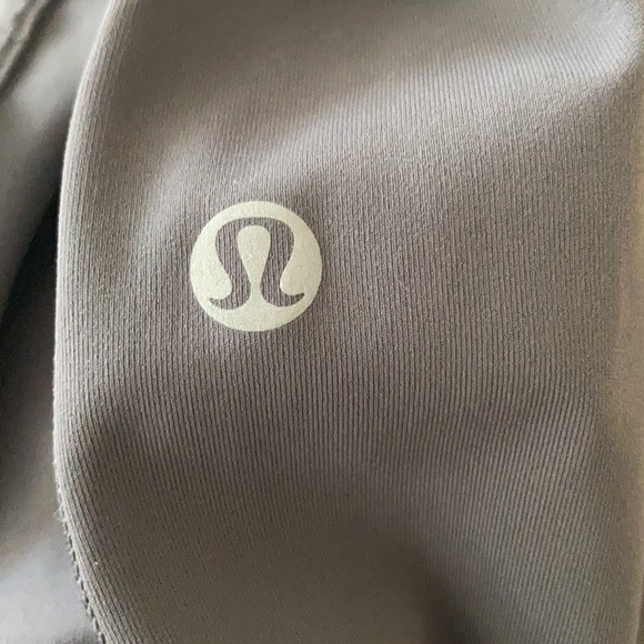Lululemon Speed Up Tight 28" *Full-On Luxtreme
Titanium size 2 leggings grey - Picture 9 of 9